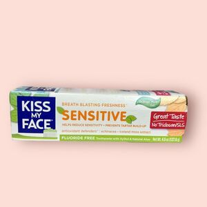 1 x Kiss My Face Sensitive Toothpaste Orange Mint Gel, 4.5oz, EXP 02/2020